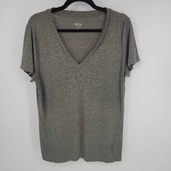 Mossimo Supply Heather Grey V-neck Short Sleeve T-Shirt - Picture 2 of 6